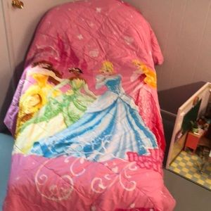 👑Twin Disney princess comforter and sheet set 👑
